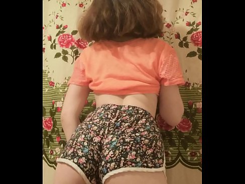 ❤️ Keçika ciwan a seksî li ber kamerayê kurtanên xwe ji xwe dike ❤❌ Porno li ku.porncomixone.ru ❌❤